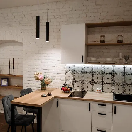 Cozy - Perfect For Couples - 10 Min To Downtown - Parking