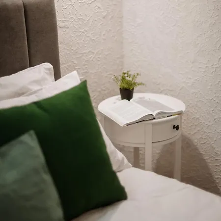 Cozy - Perfect For Couples - 10 Min To Downtown - Parking Apartment *